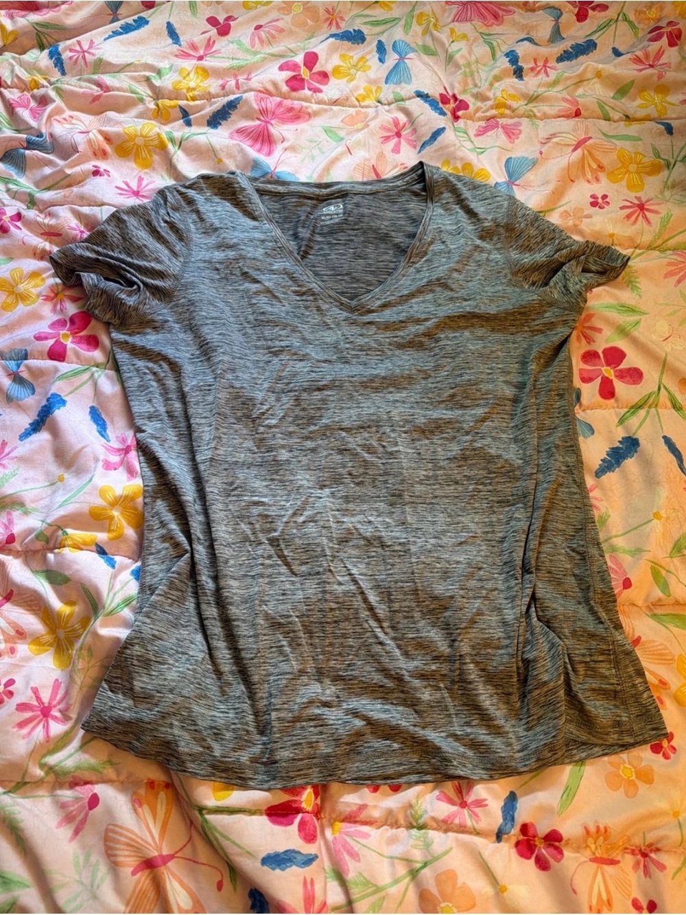 Athletic Works Gray Short Sleeve V-Neck Tee